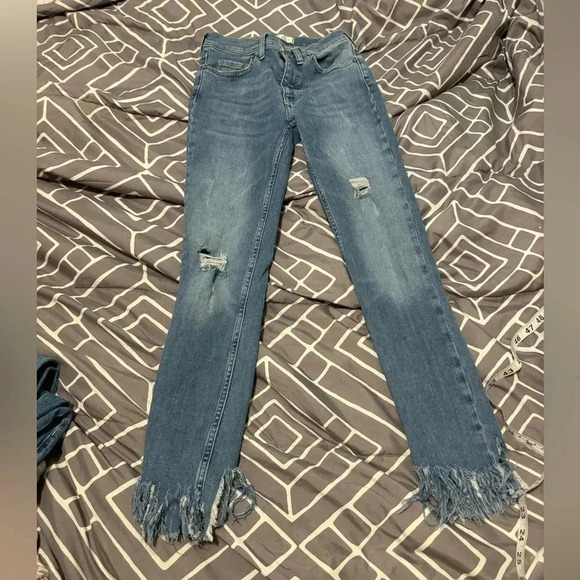 We The Free People  Frayed Skinny Crop Jeans Size 24 Distressed - Picture 1 of 11